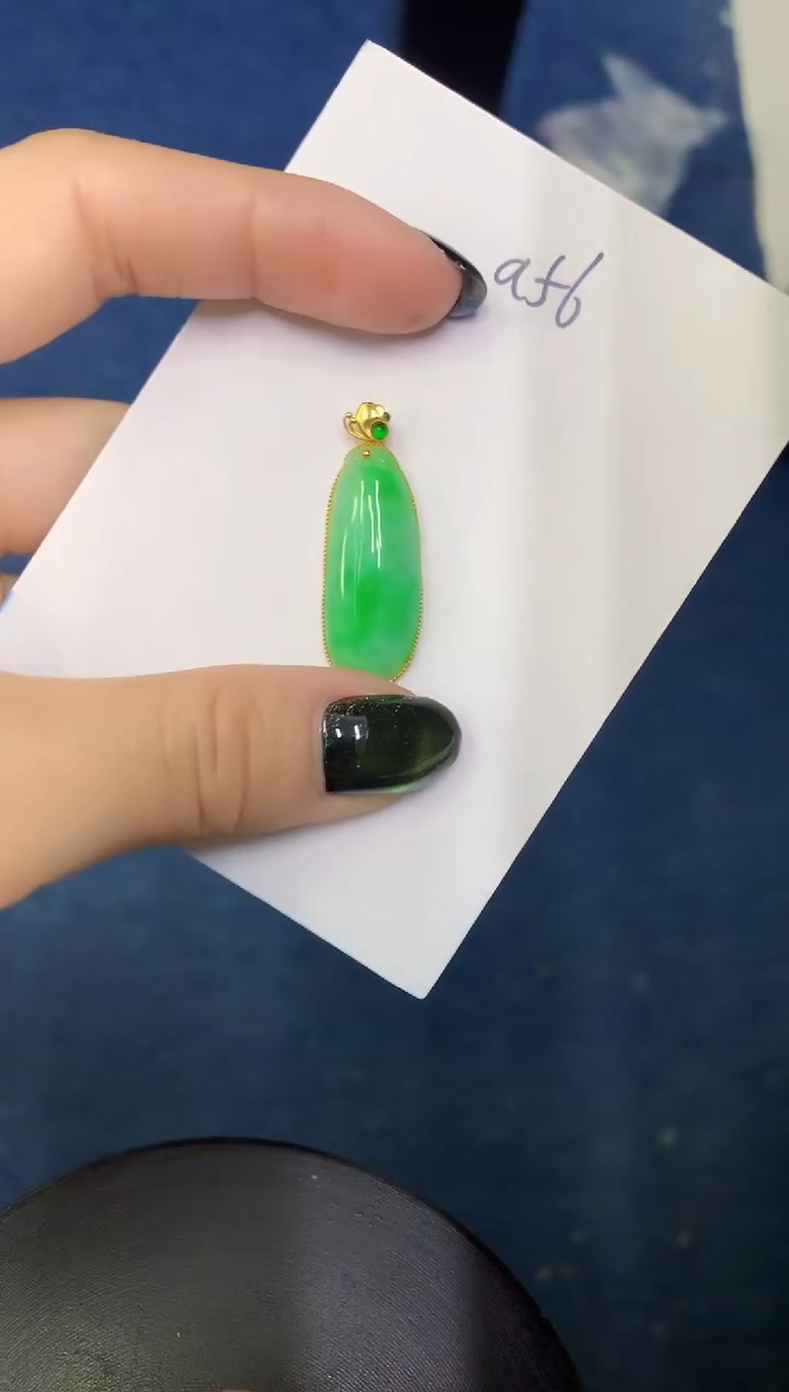 【闪购商品】翡翠颈饰18K金镶嵌0000000000