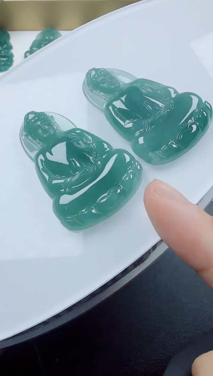 翡翠未镶嵌颈饰素衣多样性发其一