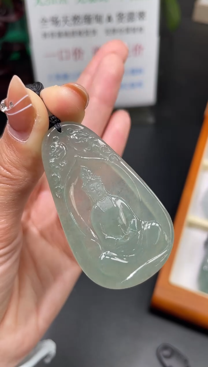 【闪购商品】翡翠颈饰未镶嵌素衣