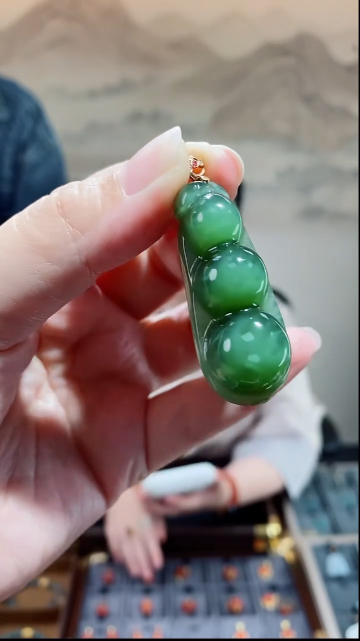 吊坠(不含链)18K金镶嵌和田玉DZ2733
