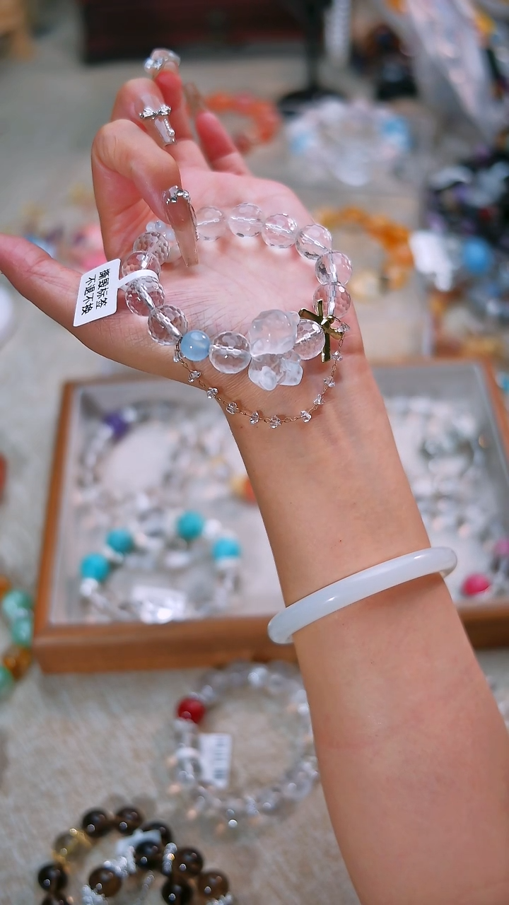 【闪购商品】水晶手链未镶嵌多样性发货颜色微差发其一