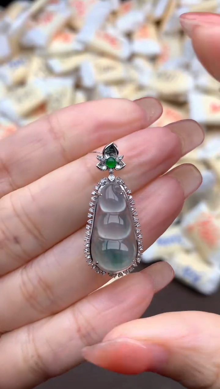 【闪购商品】翡翠挂件18K金镶嵌一