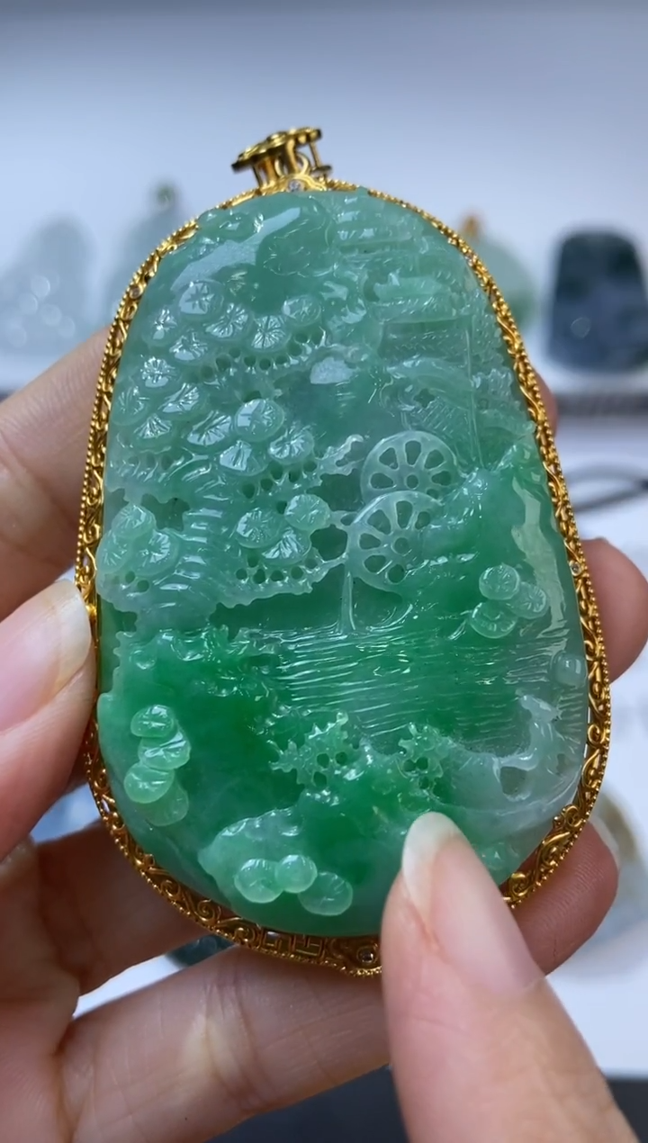18K金镶嵌挂件翡翠海**g12312