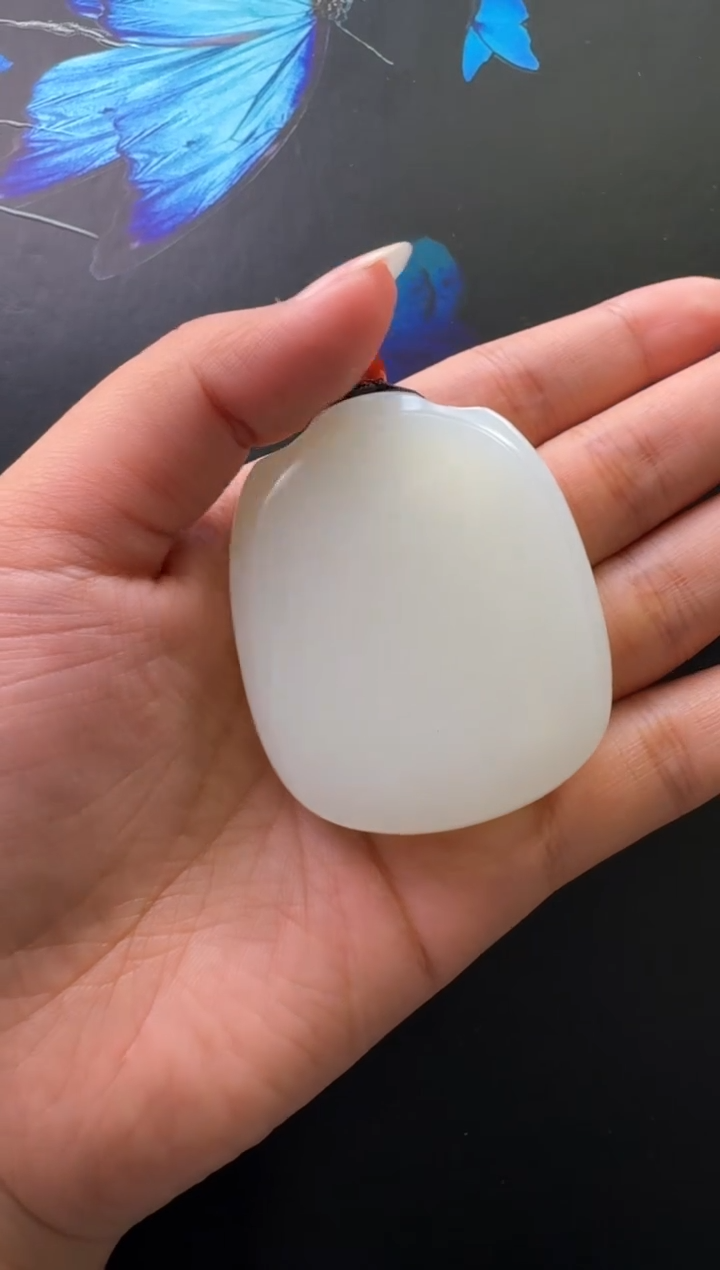 颈饰未镶嵌和田玉吊坠