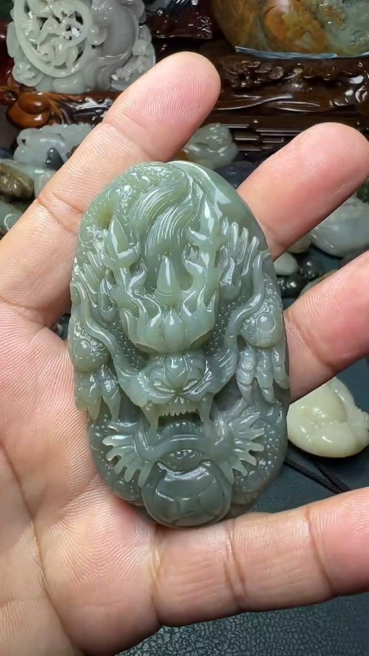 未镶嵌和田玉把件-