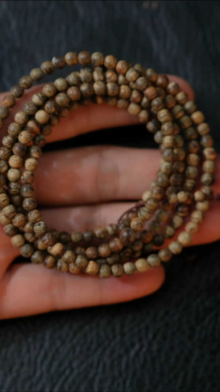 沉香手串正区达拉干0.4多圈