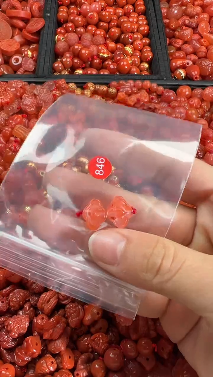 【闪购商品】南红玛瑙颈饰未镶嵌1