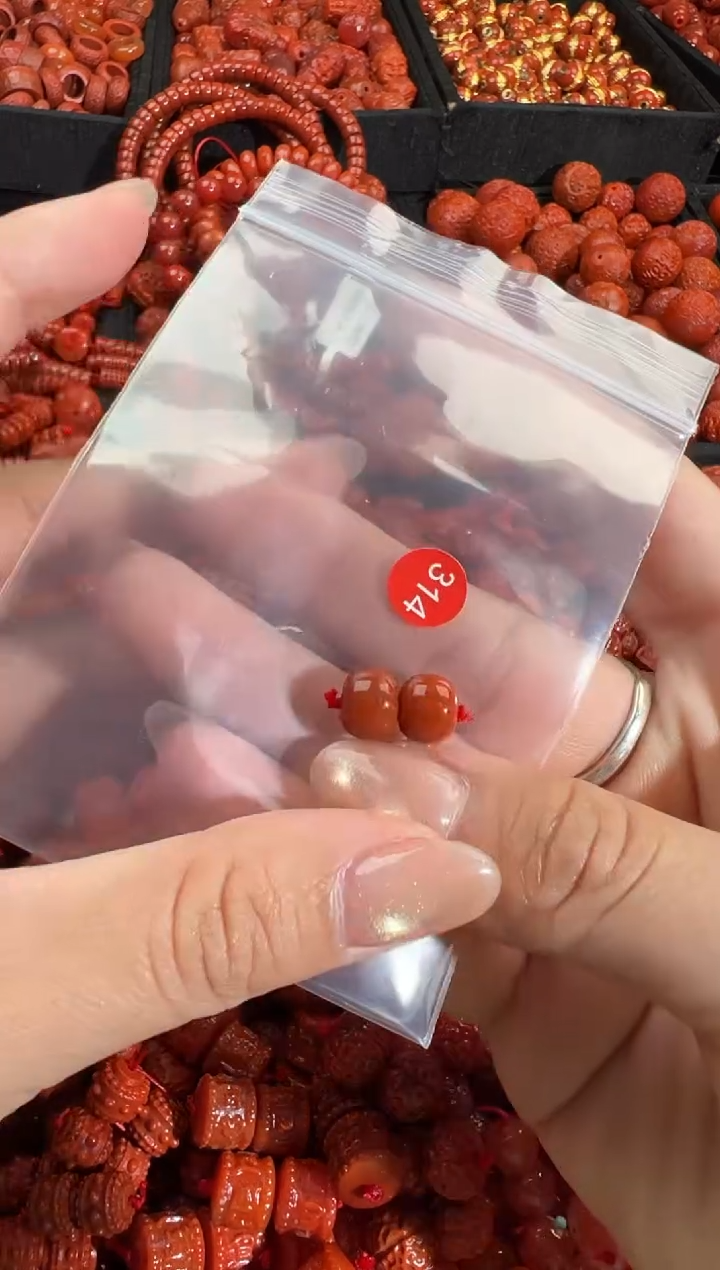 南红玛瑙未镶嵌颈饰1