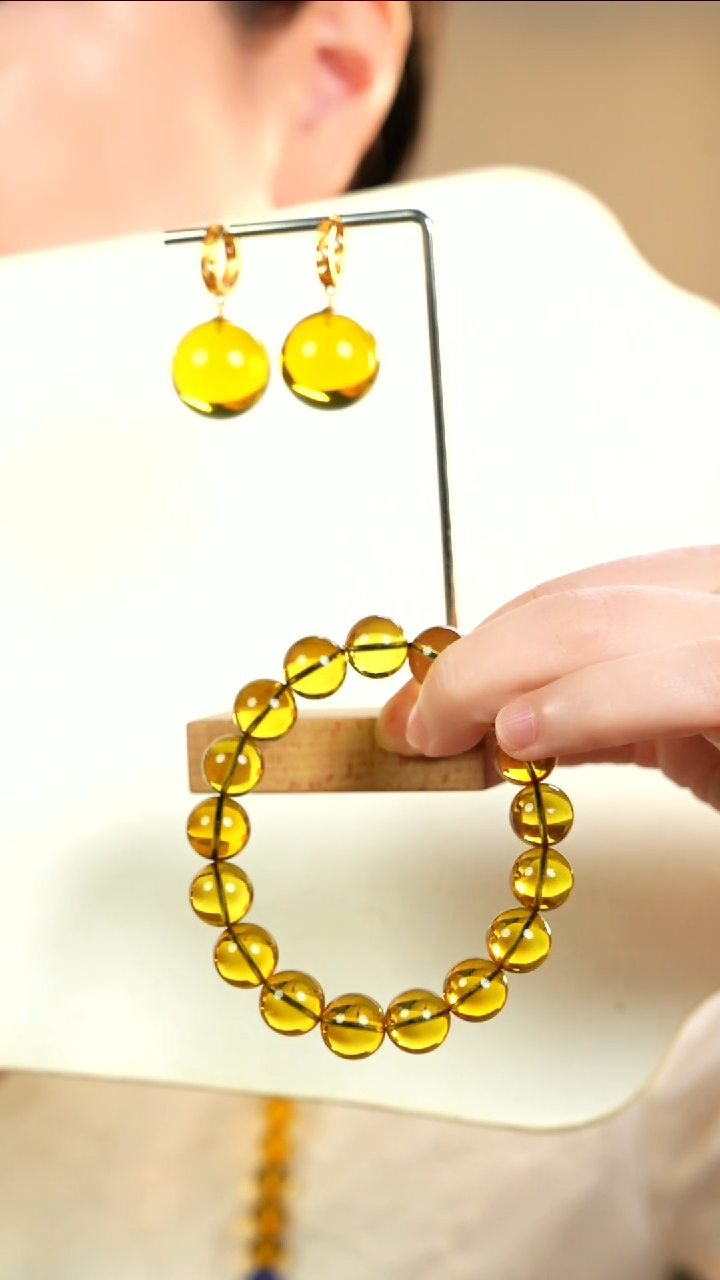 琥珀颈饰未镶嵌用****3蓝珀耳环卡20 加蓝珀手串卡11+