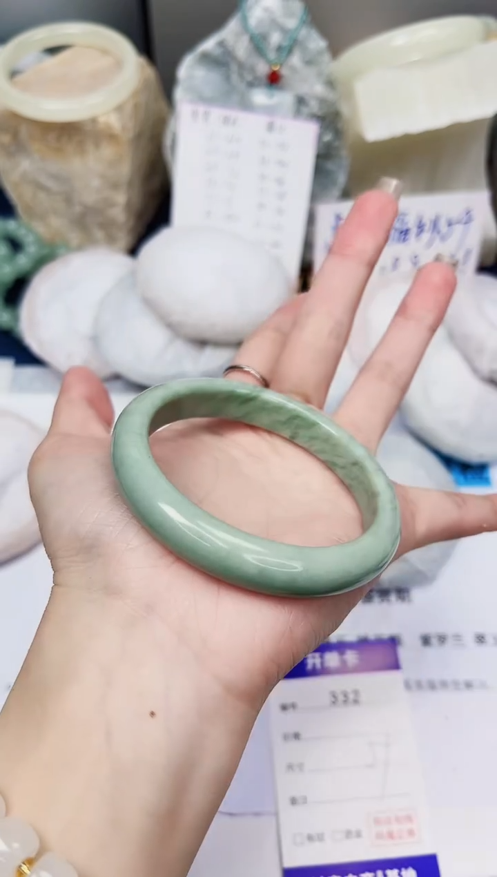 【闪购商品】石英质玉手镯未镶嵌332-翠玉-圈口59