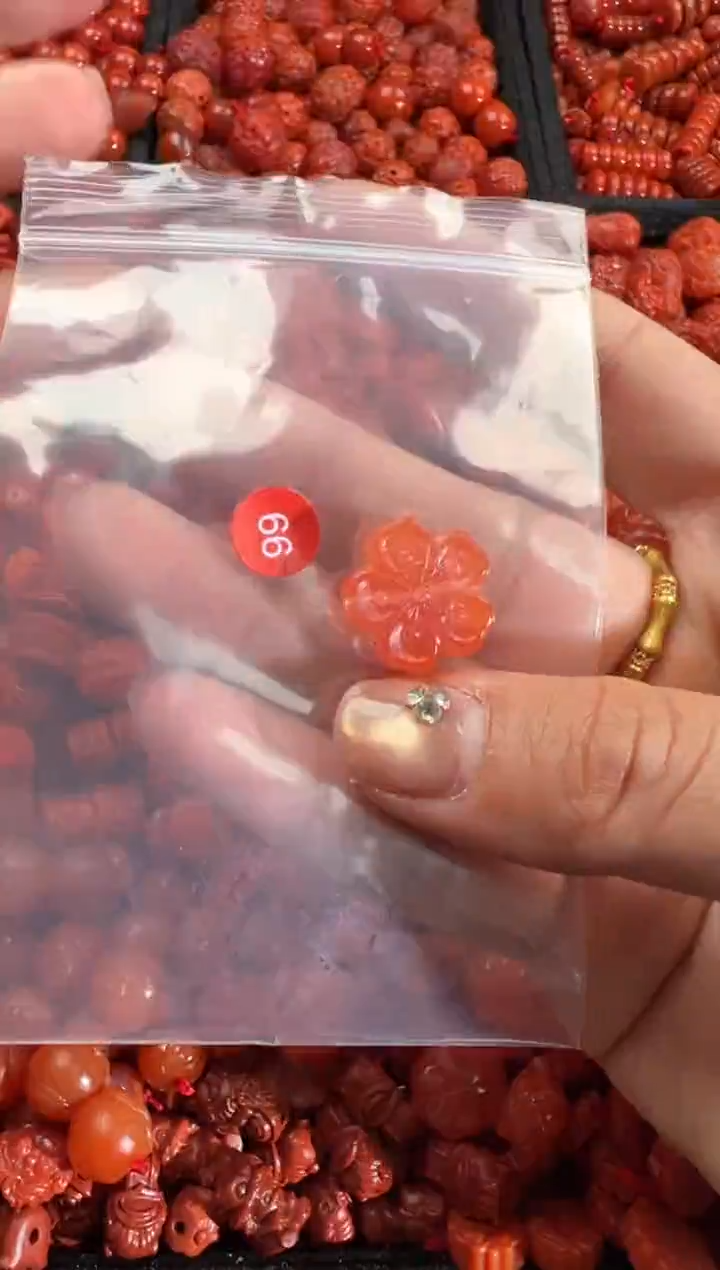【闪购商品】南红玛瑙合金颈饰1