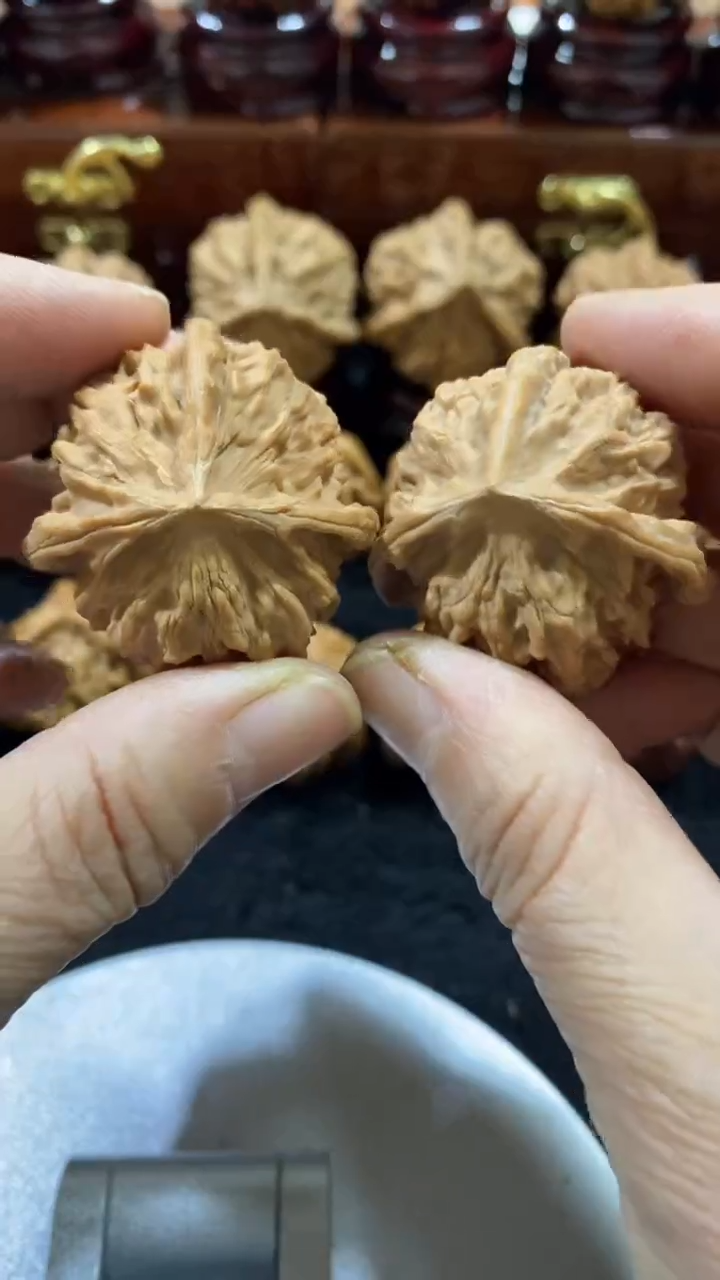 【闪购商品】文玩核桃手串小众丁字三棱