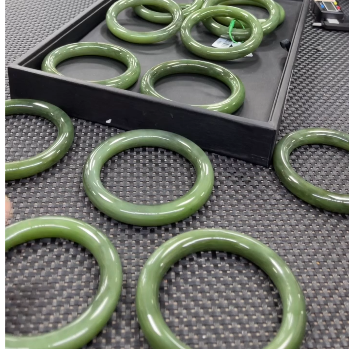 【老郑家】和田玉手镯一支 (多样性发1件) 