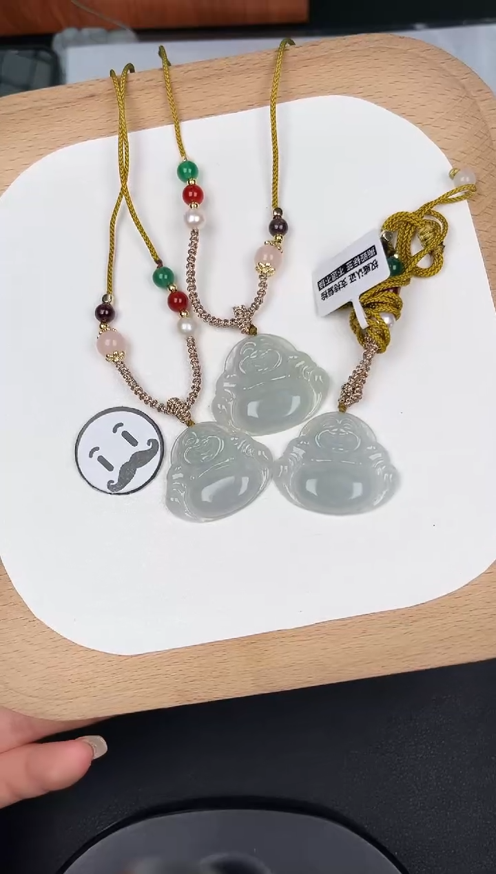颈饰未镶嵌翡翠LA114油冰浅色中小佛+送同款绳子多样性发其一