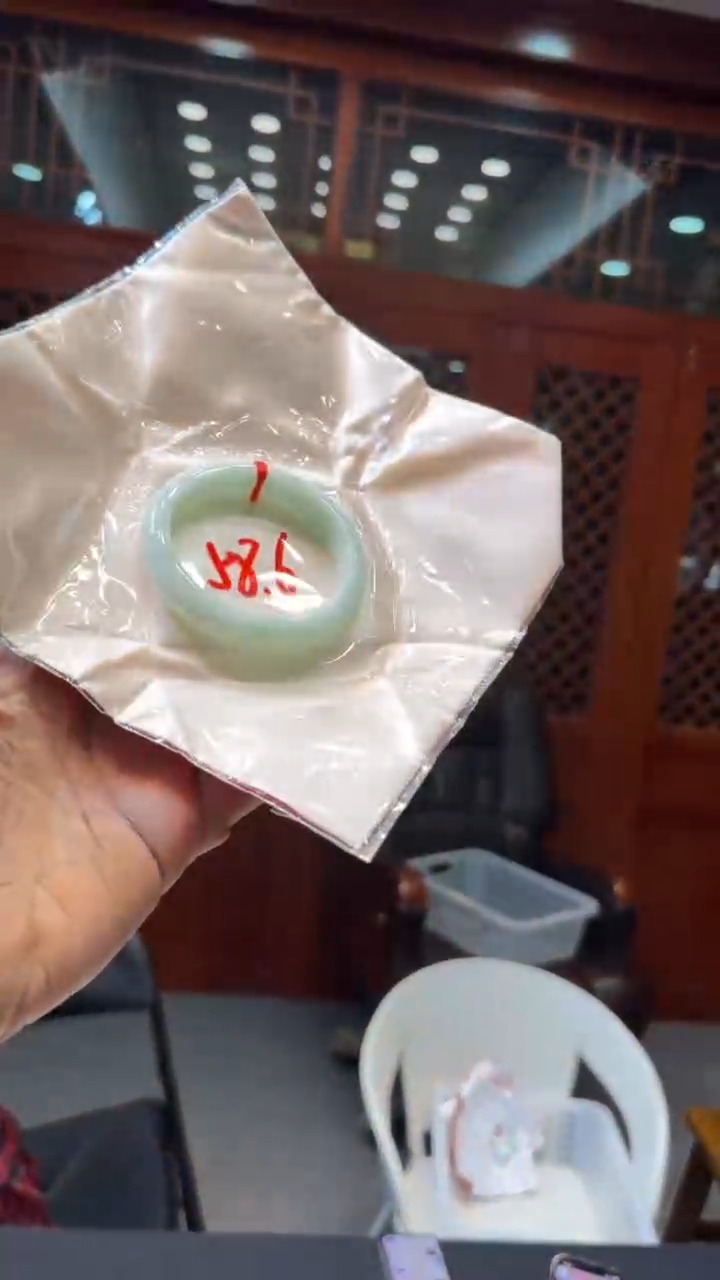 【闪购商品】翡翠手镯未镶嵌手镯