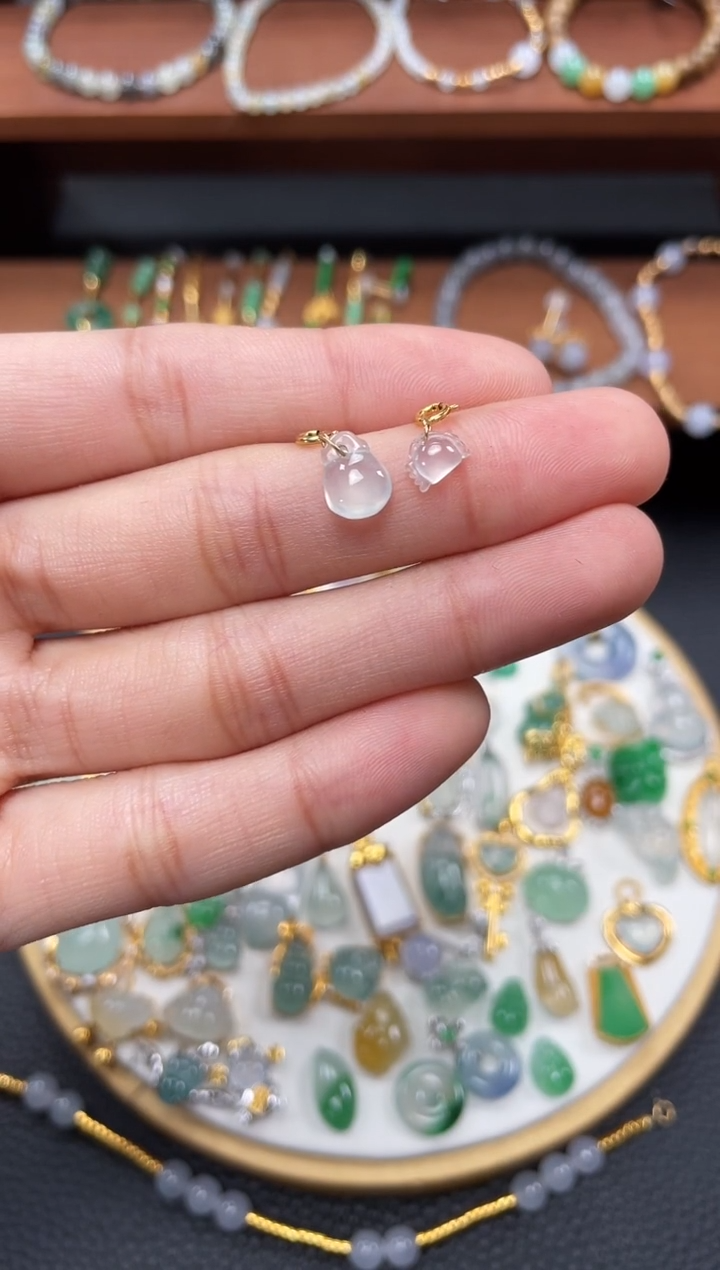 【闪购商品】翡翠吊坠(不含链)18K金镶嵌2个  JK615