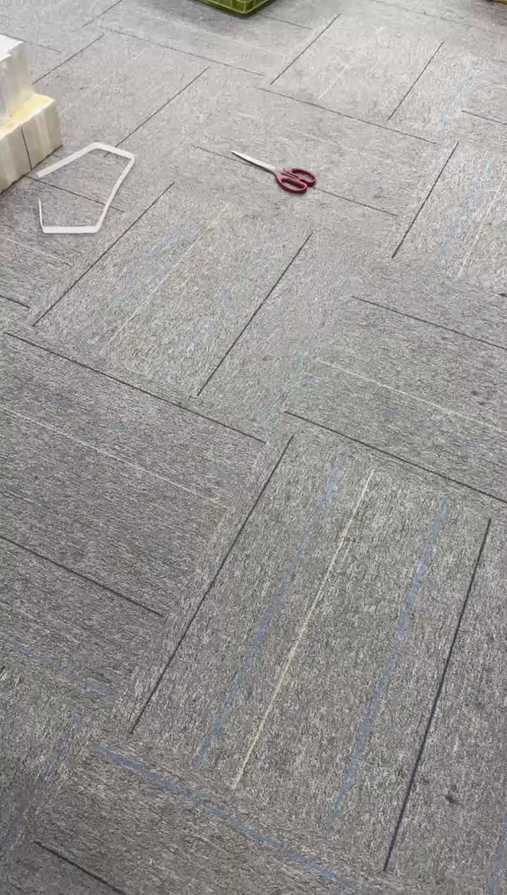 福利刀货百张连号  银行保真  01 蓝精灵