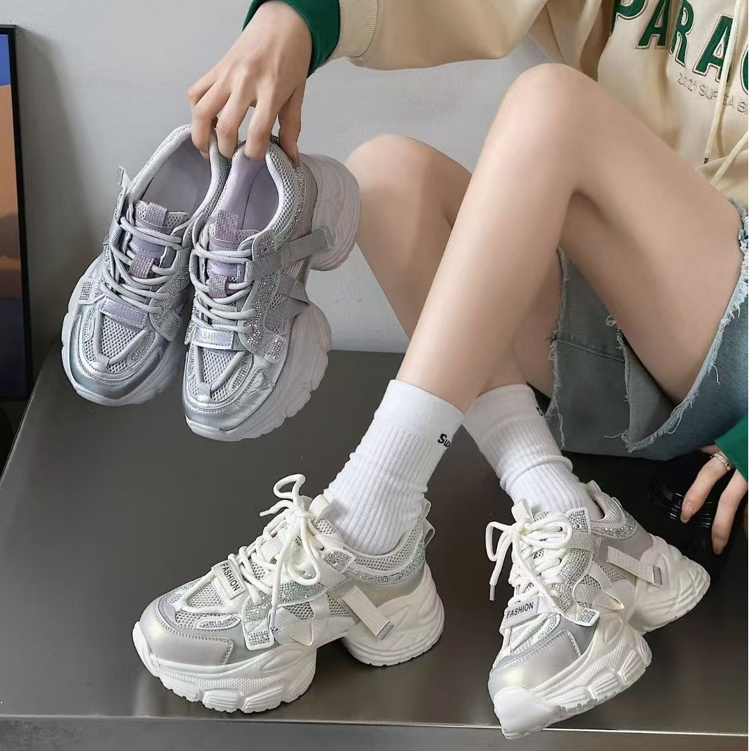 2592新款女士时尚百搭休闲运动老爹鞋上市了