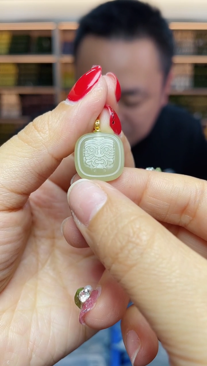【闪购商品】和田玉·18K金镶嵌多样性发一件