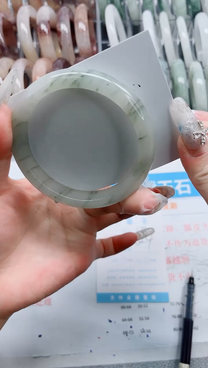 【闪购商品】石英质玉手镯未镶嵌A178-62.4