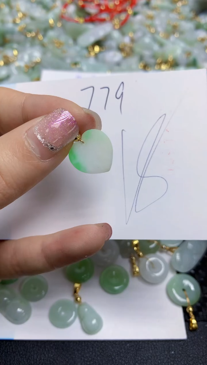 【闪购商品】翡翠颈饰合金天然翡翠A货