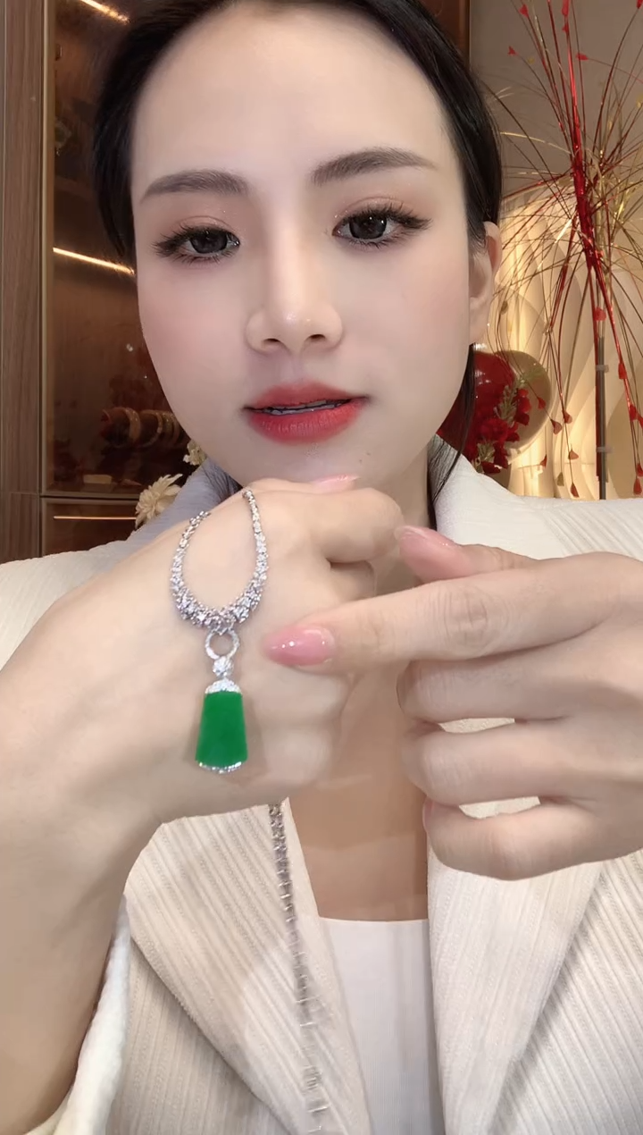 【闪购商品】翡翠吊坠(不含链)18K金镶嵌D26 多样性发货一件
