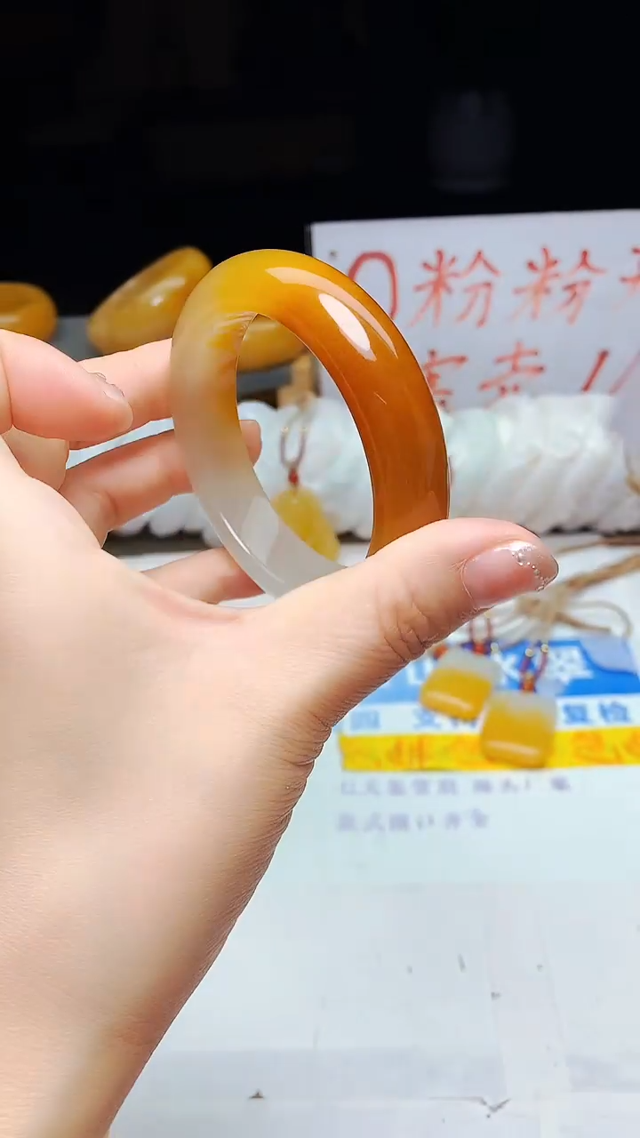 石英质玉手镯未镶嵌180-55