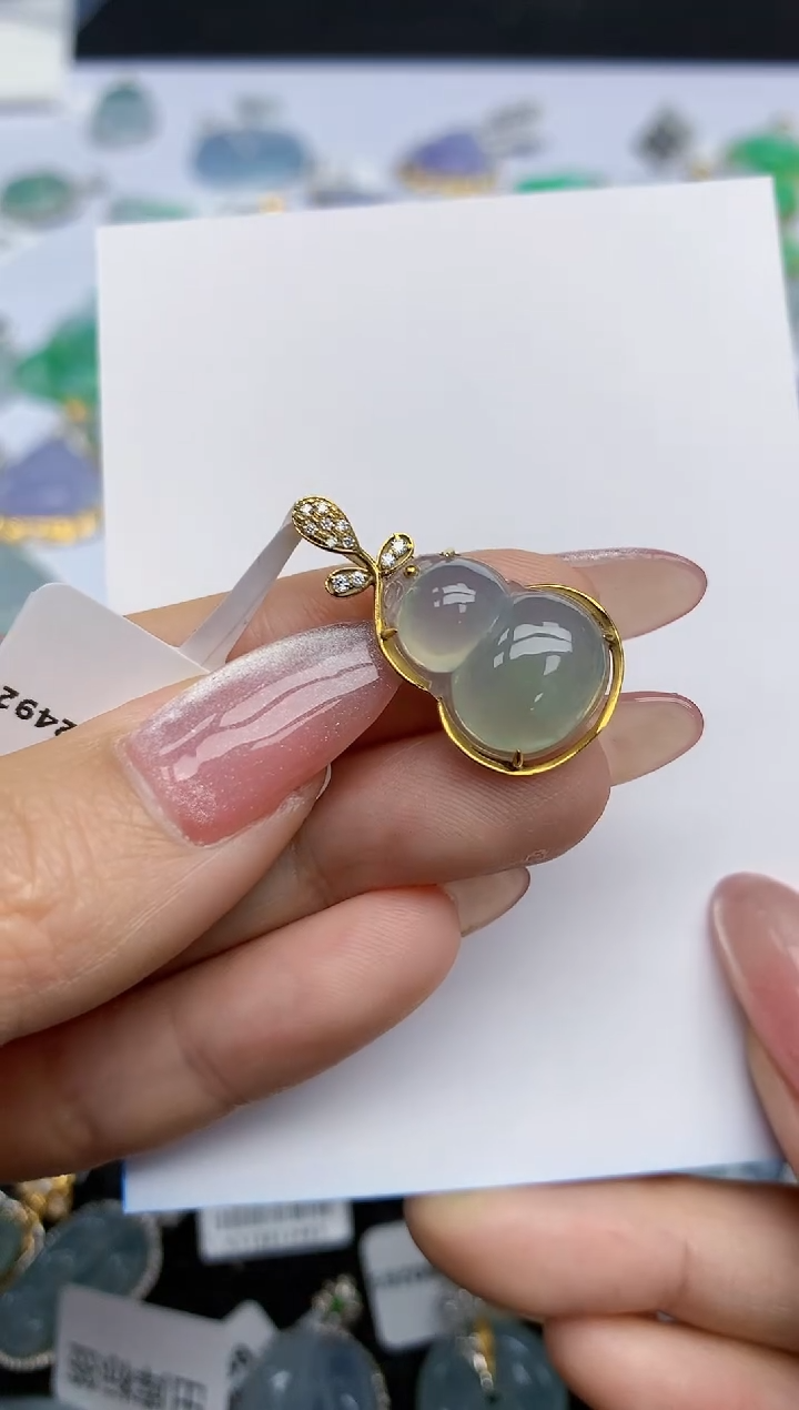 【闪购商品】翡翠挂件18K金镶嵌天然翡翠A货