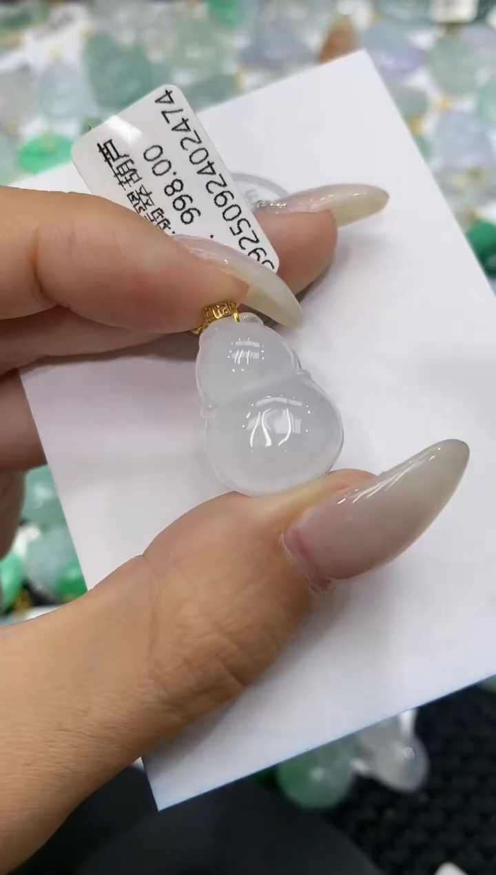 颈饰18K金镶嵌翡翠111111111111