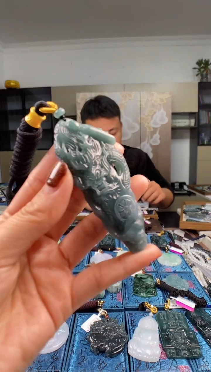 颈饰未镶嵌翡翠多样性发其一