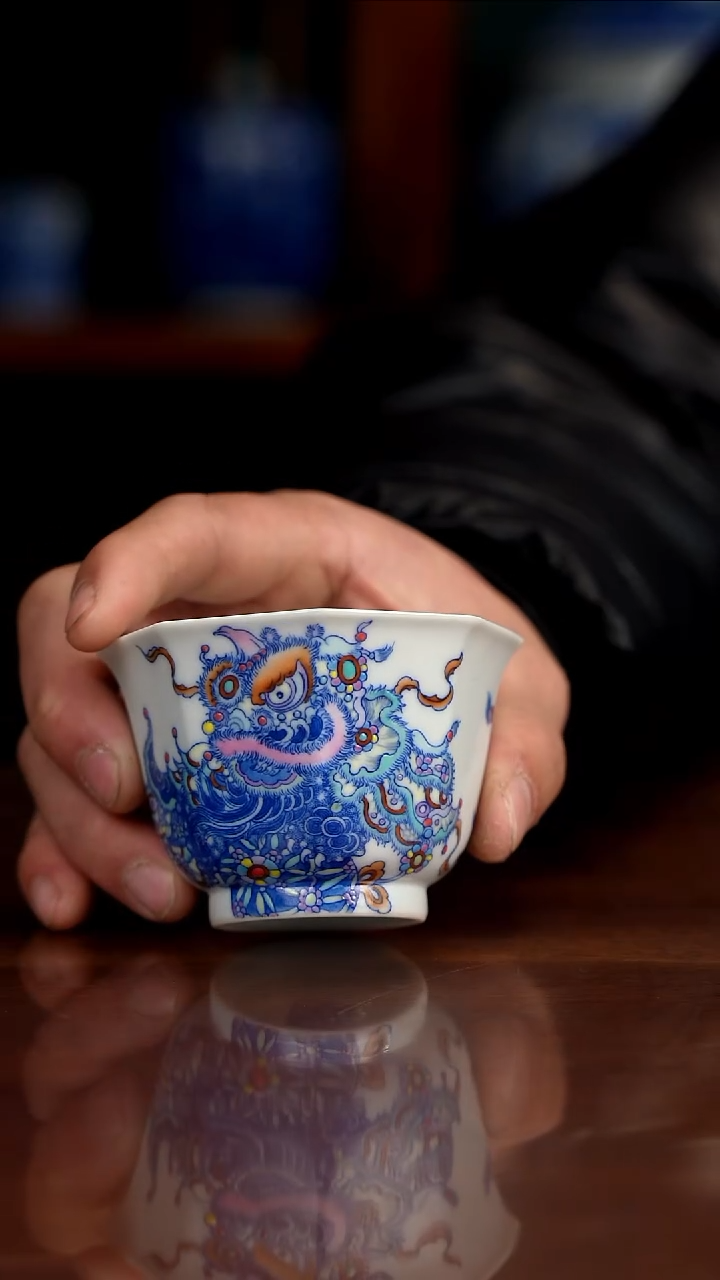 空山明月新派斗彩