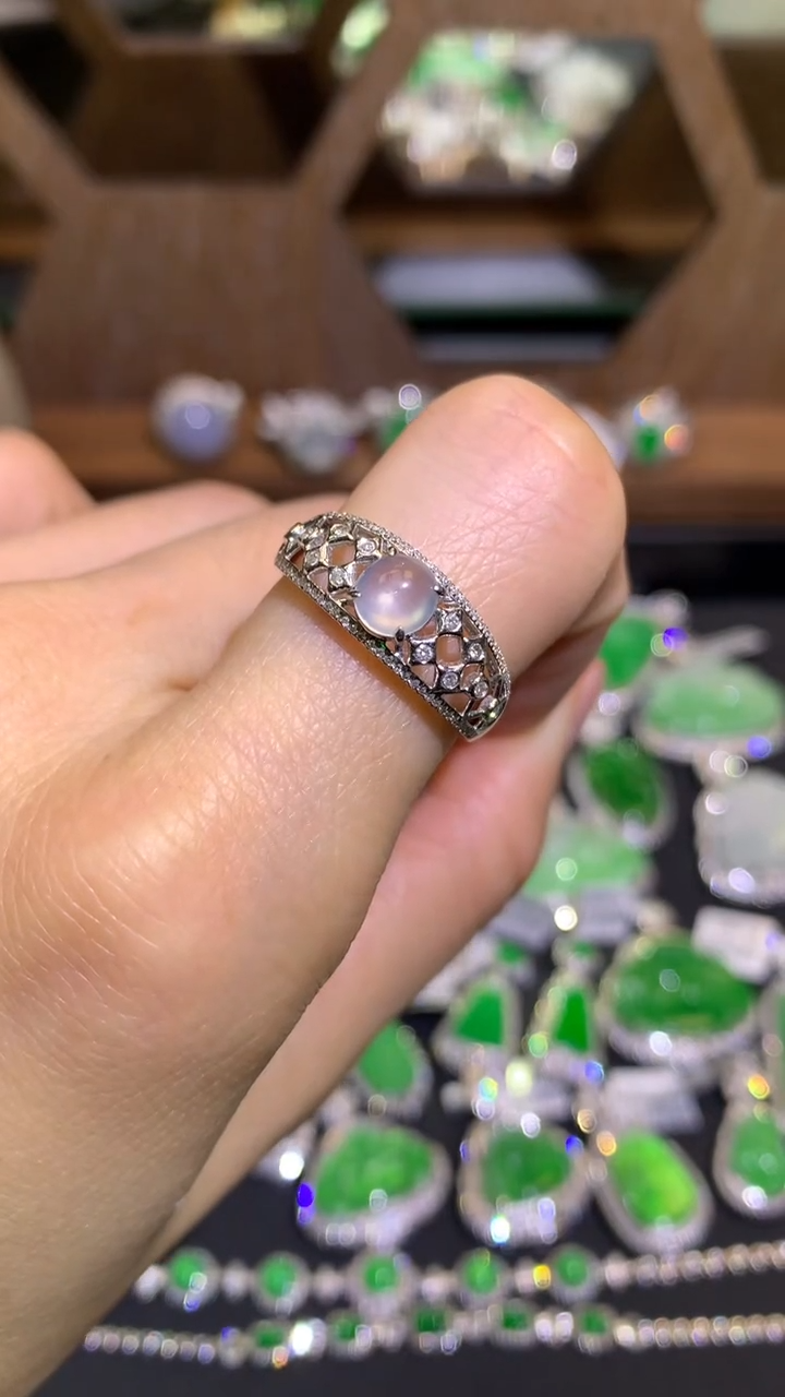 【闪购商品】翡翠吊坠(不含链)18K金镶嵌戒指