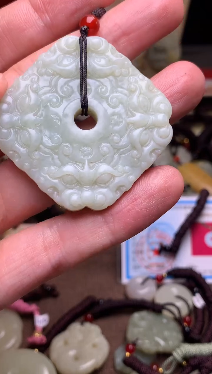 颈饰未镶嵌和田玉新疆料青海料清水和田玉吊坠