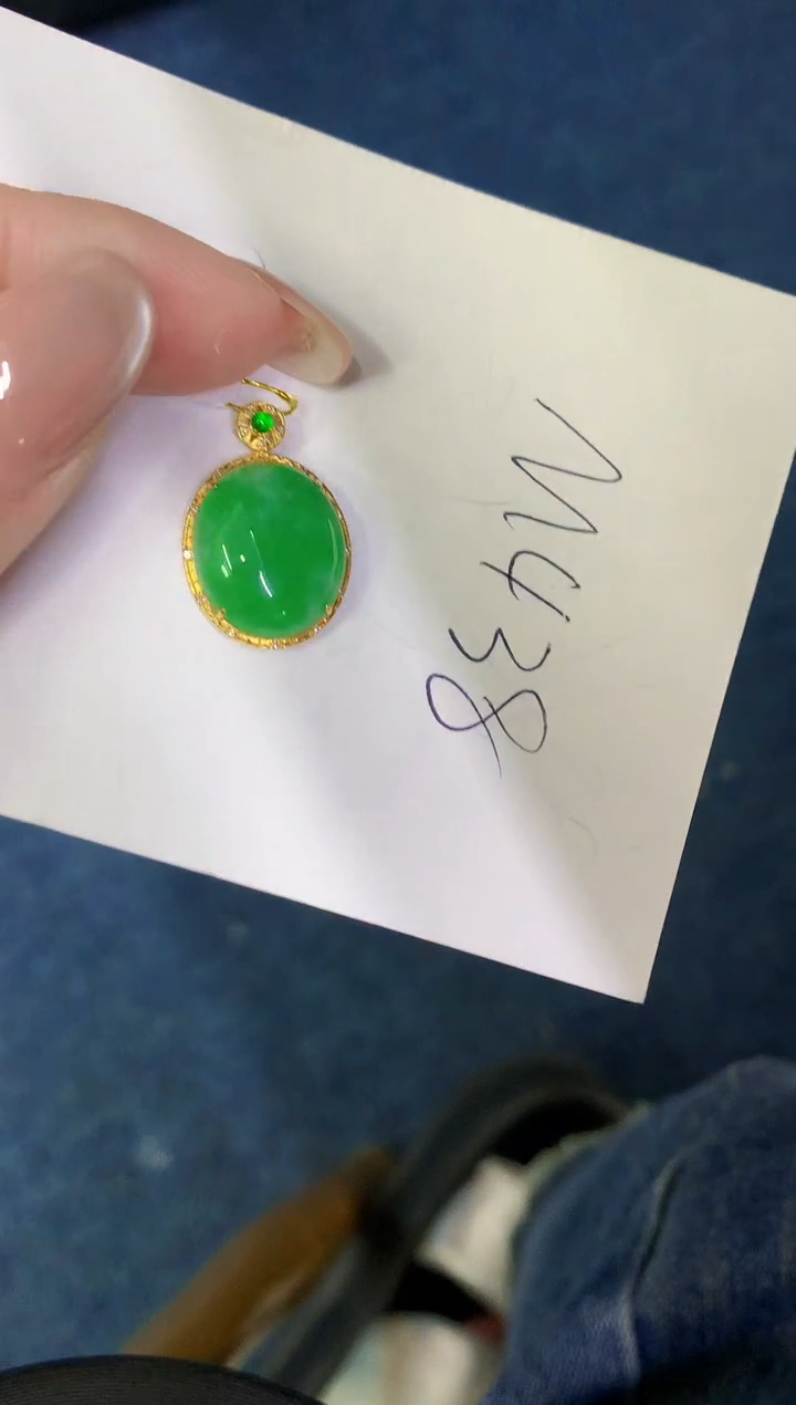 翡翠18K金镶嵌颈饰00000000000