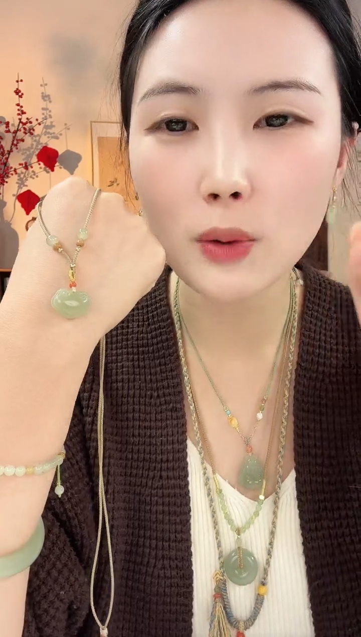 【闪购商品】和田玉颈饰未镶嵌新款未镶嵌如意锁