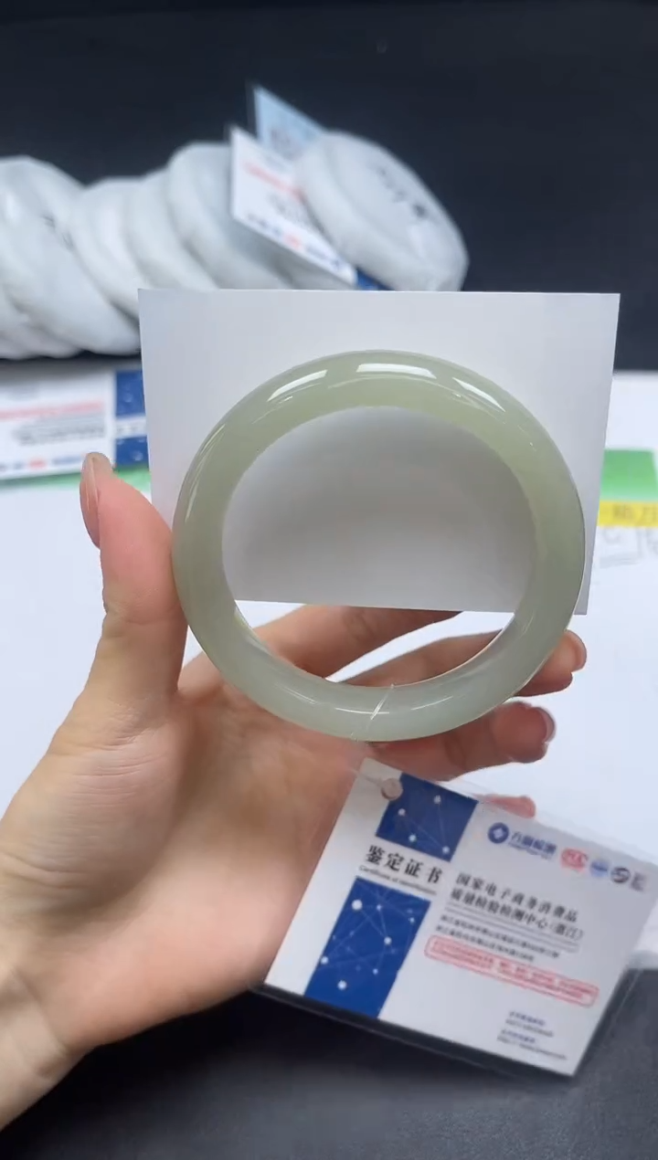 未镶嵌手镯石英质玉008-5758