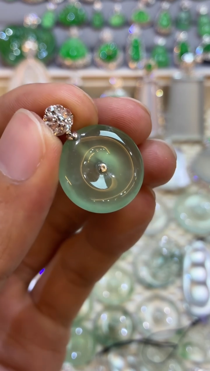 吊坠(不含链)18K金镶嵌翡翠平安扣