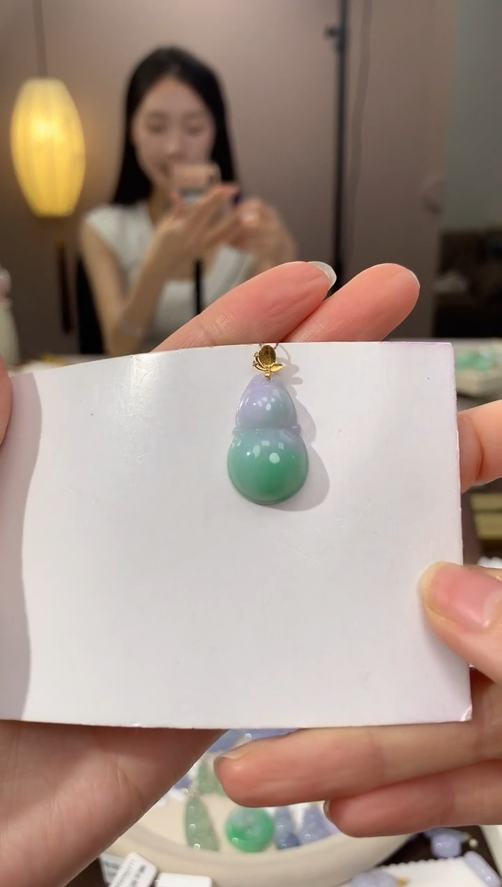 翡翠18K金镶嵌颈饰天然缅甸a货翡翠