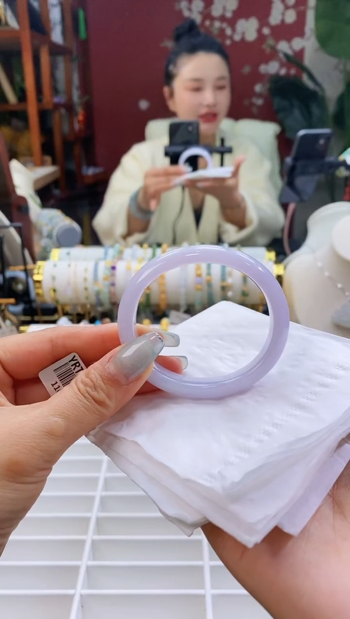 【闪购商品】翡翠手镯（贵妃镯）未镶嵌80粉紫色5152正/12.5*6.9