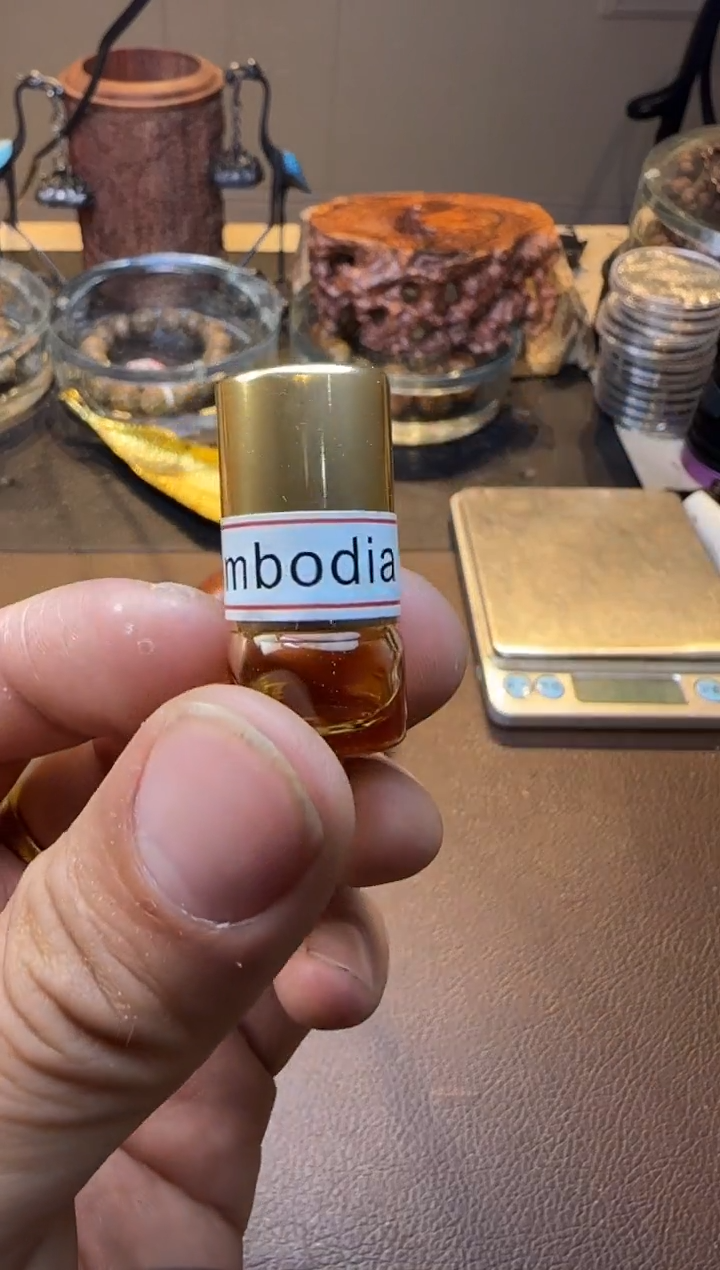 沉香沉香精油柬埔寨沉香精油多样性发其一