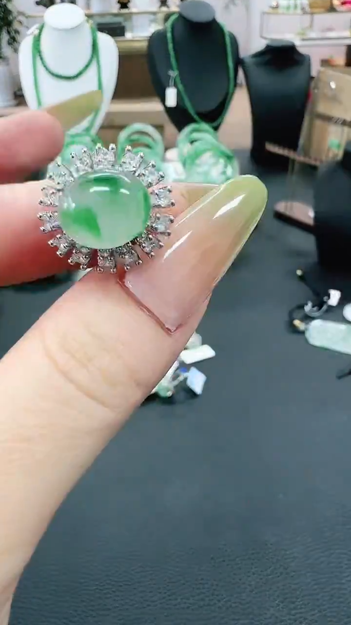 未镶嵌1石英质玉（非洲翠）/0057