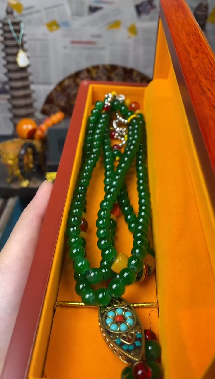 翡翠未镶嵌颈饰31