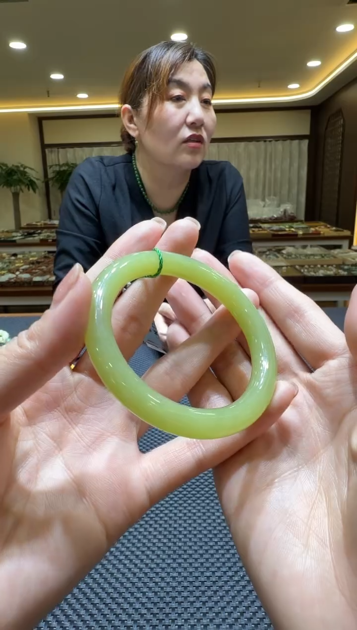 颈饰未镶嵌和田玉手镯53圆条