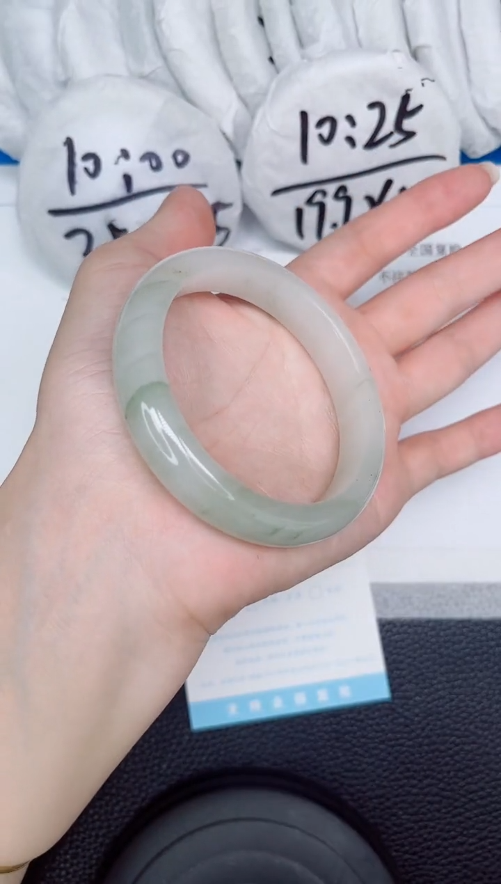 石英质玉手镯未镶嵌212-57