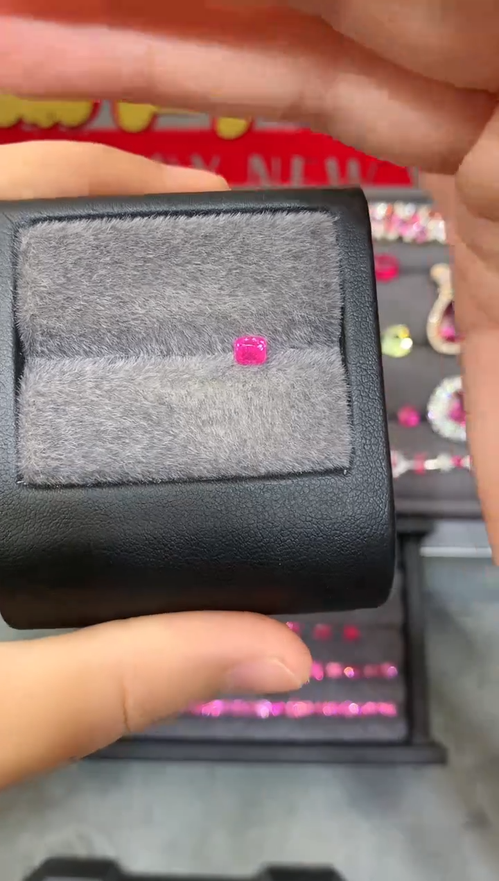 【闪购商品】定制尖晶石裸石未镶嵌枕型 sagyin粉 0.53ct