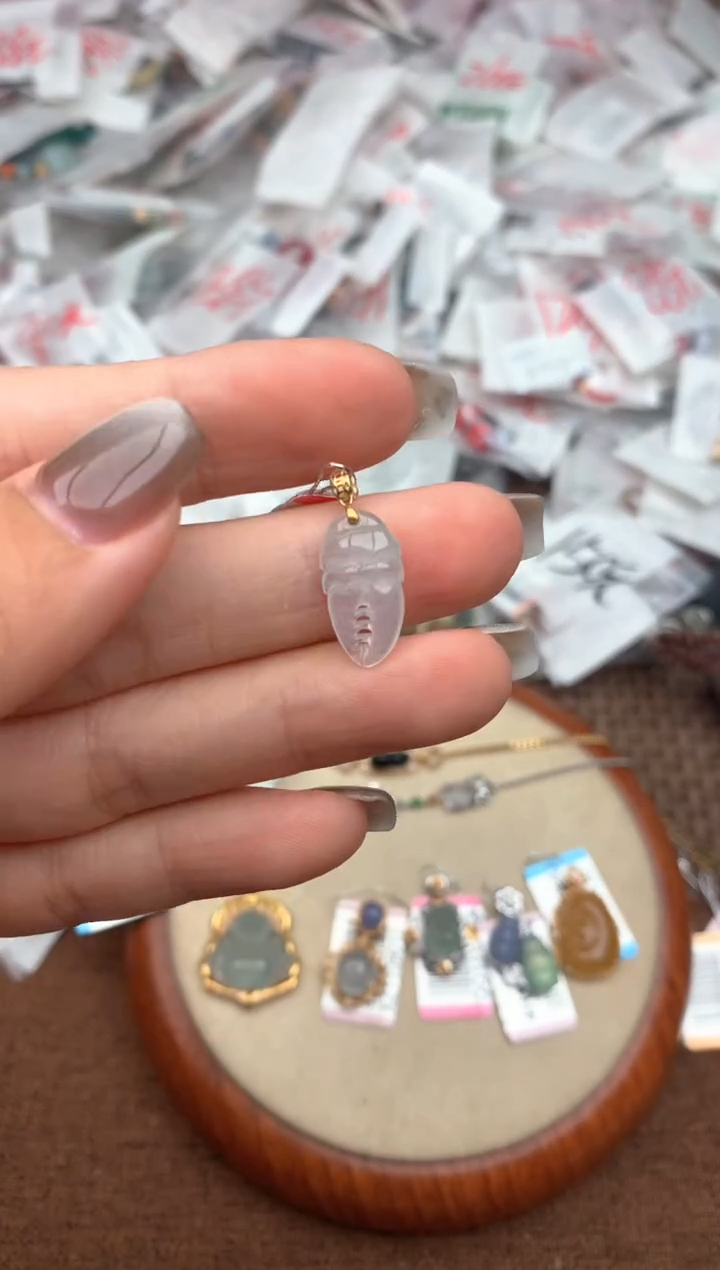 18K金镶嵌挂件翡翠—