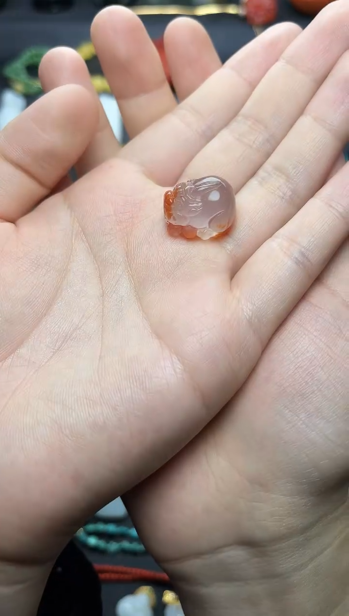 未镶嵌颈饰南红玛瑙貔貅06