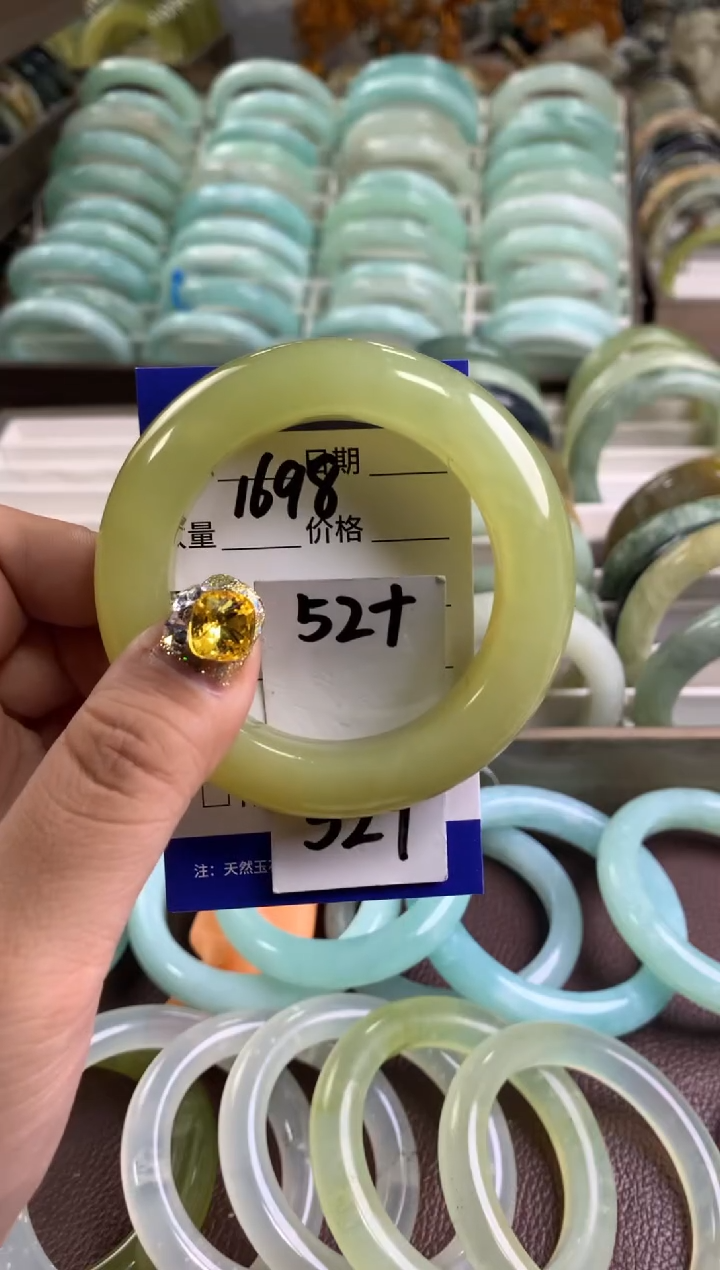 【闪购商品】蛇纹石玉手镯未镶嵌1698