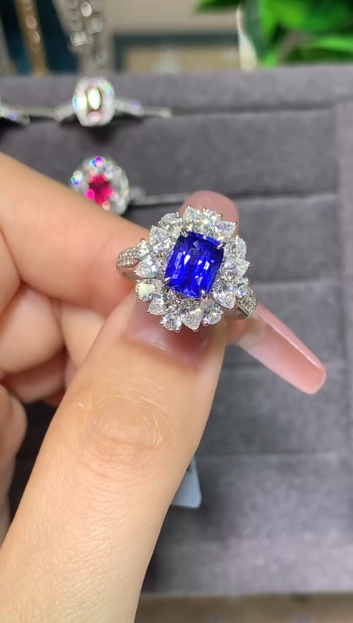 戒指蓝宝石18K金镶嵌2.04ct