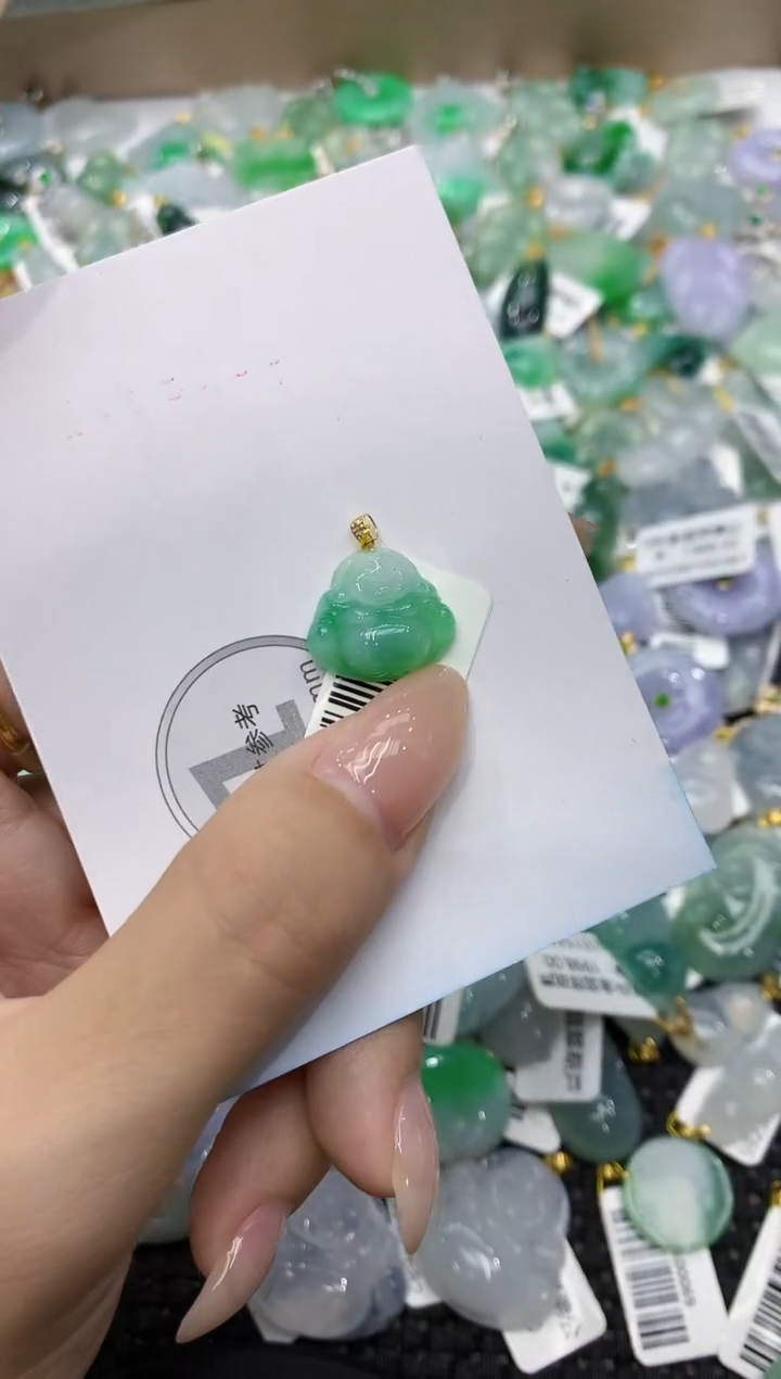 颈饰18K金镶嵌翡翠111111111111